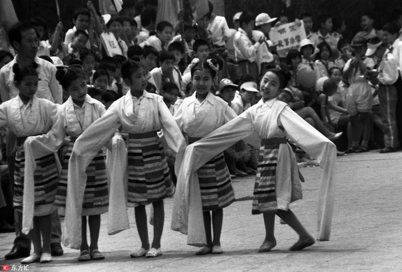 又快到六一了！回顧黑白彩色膠片 你可曾有過這樣萌萌的童年時光