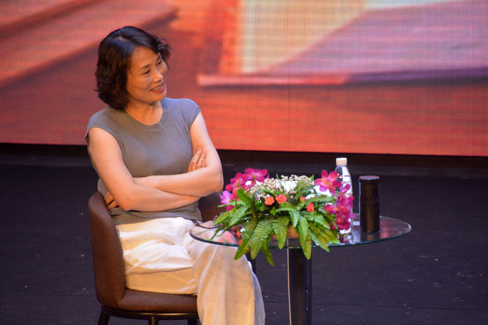 小說家須一瓜做客“百川匯海·作家大講堂”