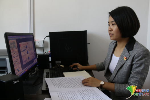 大學生村官代表黃娜：“三農”新政得人心　十九大精神進萬家