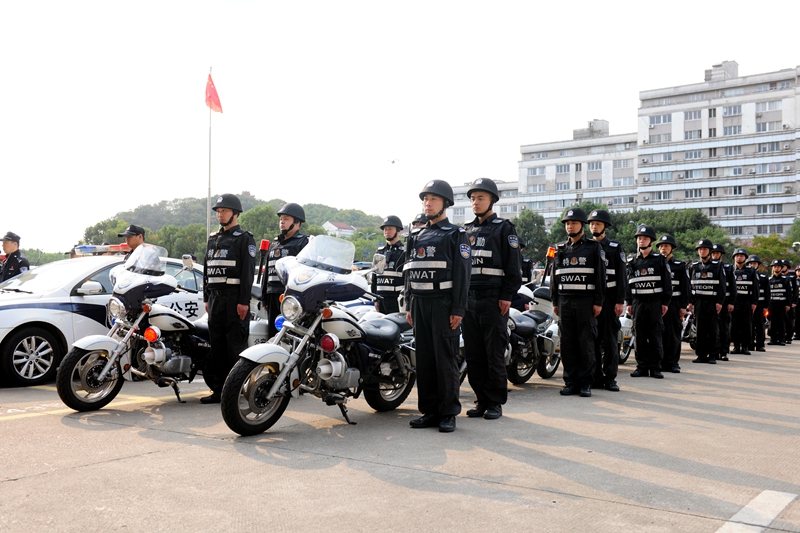 北侖公安機關舉行“社會治安百日攻堅戰”誓師大會