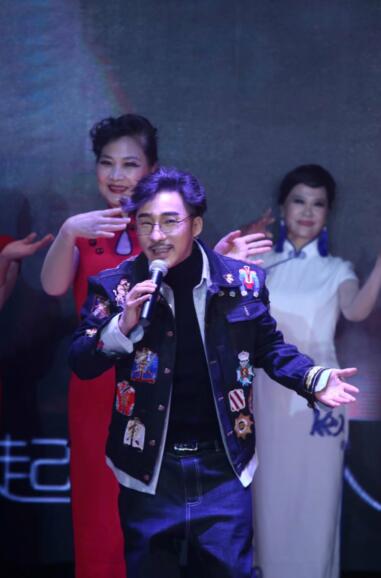 愛(ài)心100文藝服務(wù)隊(duì)成立暨歌手齊航新專輯新聞發(fā)布會(huì)在京召開(kāi)