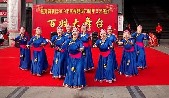 慶祝建國70華誕燕郊老年大學(xué) 聯(lián)誼演出走進東貿(mào)社區(qū)