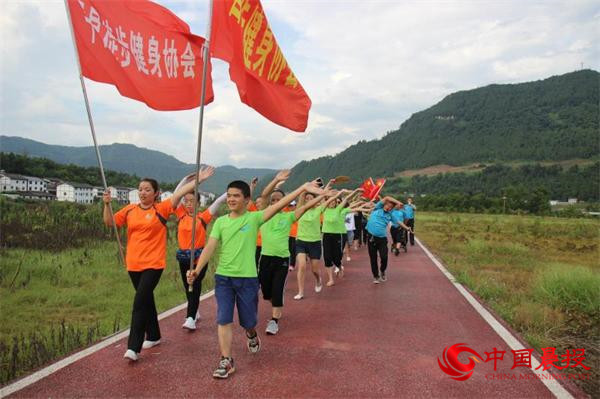 傾情公益 “四川好人”鄒威權(quán)用心譜寫“奉獻(xiàn)之歌”