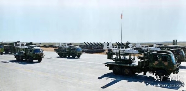 閱兵·檔案|2017慶祝建軍90周年閱兵:野戰(zhàn)化沙場(chǎng)點(diǎn)兵