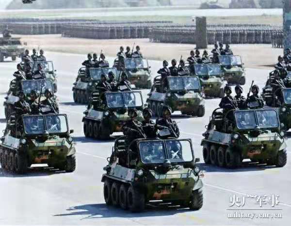 閱兵·檔案|2017慶祝建軍90周年閱兵:野戰(zhàn)化沙場(chǎng)點(diǎn)兵