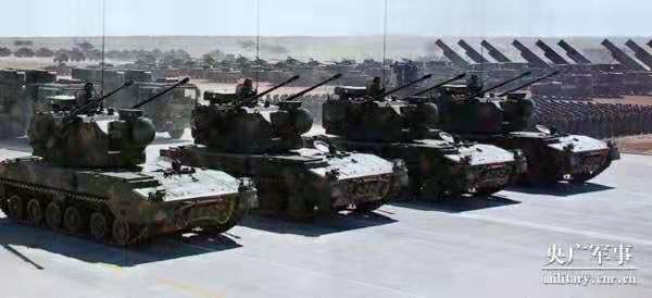 閱兵·檔案|2017慶祝建軍90周年閱兵:野戰(zhàn)化沙場(chǎng)點(diǎn)兵