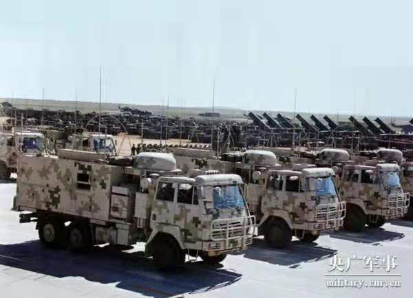 閱兵·檔案|2017慶祝建軍90周年閱兵:野戰(zhàn)化沙場(chǎng)點(diǎn)兵