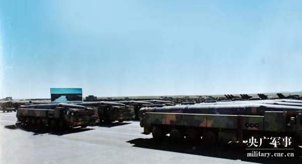 閱兵·檔案|2017慶祝建軍90周年閱兵:野戰(zhàn)化沙場(chǎng)點(diǎn)兵