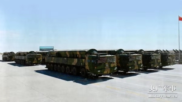 閱兵·檔案|2017慶祝建軍90周年閱兵:野戰(zhàn)化沙場(chǎng)點(diǎn)兵