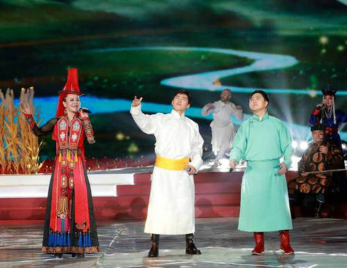 塔拉吉斯：2020應邀參加多臺春晚節(jié)目錄制