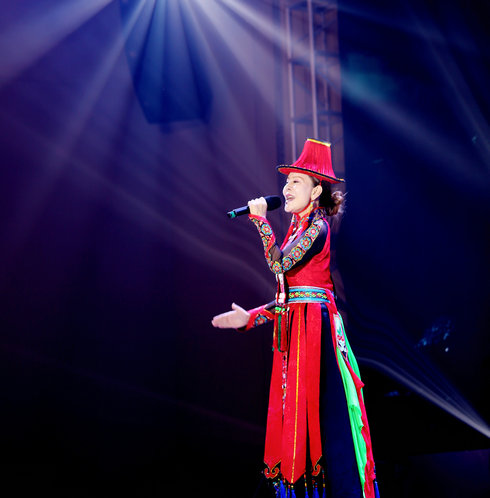 塔拉吉斯：2020應邀參加多臺春晚節(jié)目錄制