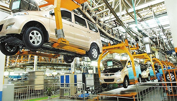 “穩(wěn)住汽車消費” 商務(wù)部再次提出優(yōu)化汽車限購措施