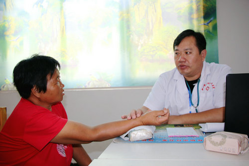 陳存占:以中西醫結合為疑難癥患者解除痛苦