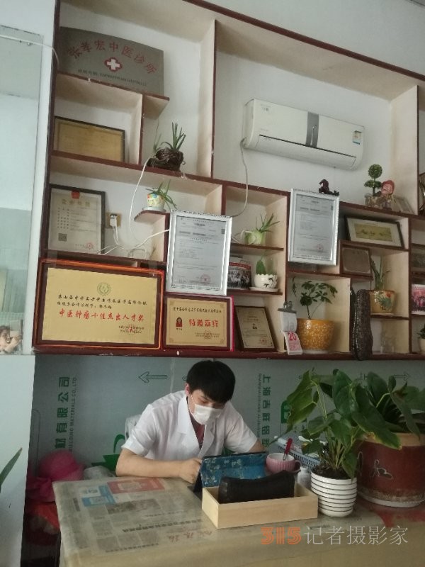 一門六代醫 醫德永相傳——中醫世家韓冬梅與兒子朱琳