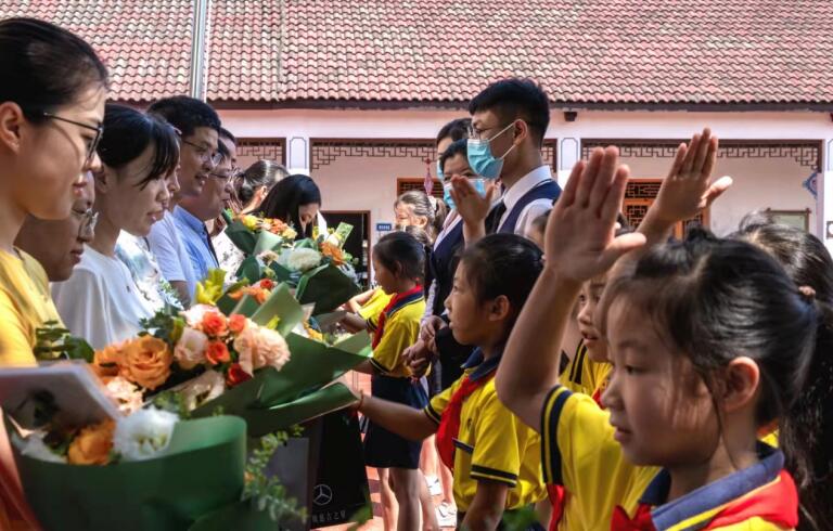 “園丁育百花，師恩溫長存”教師節(jié)獻禮