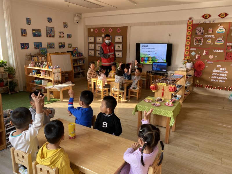 “垃圾分類宣傳” 走進大連瑞港社區(qū)金港幼兒園