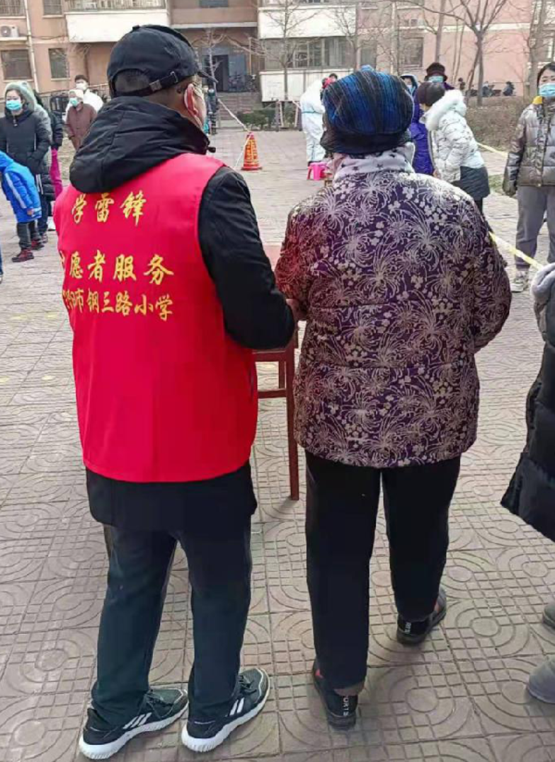 安陽(yáng)市鋼三路小學(xué)抗疫英雄譜 