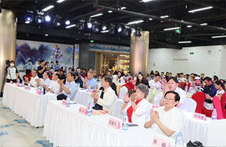 中華詩(shī)詞學(xué)會(huì)詩(shī)頌三部曲暨演藝界詩(shī)詞作品朗誦大會(huì)在京舉辦