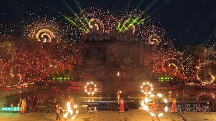 山西晉城:打鐵花表演