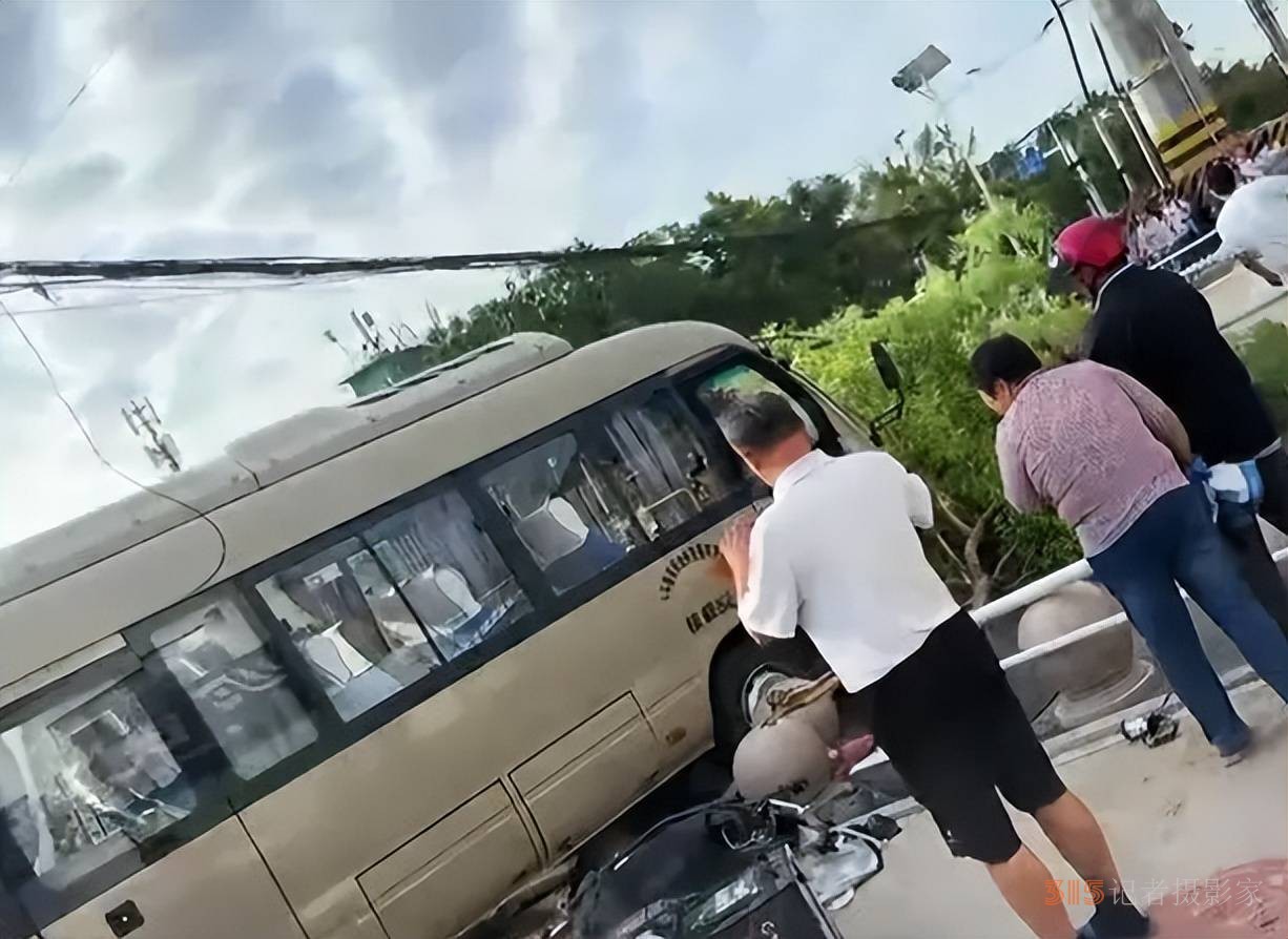 5學(xué)生6家長(zhǎng)死亡,山東一學(xué)校門前突發(fā)車禍,校方稱司機(jī)與師生無矛盾 