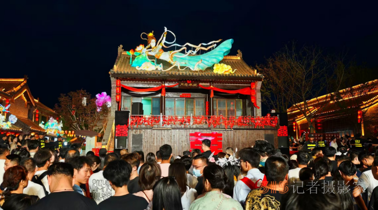 洛邑古城夜未央，漢服華彩映華光