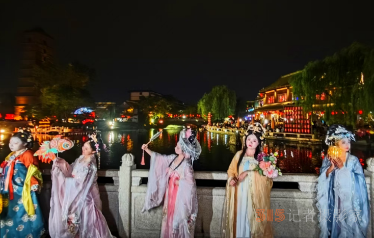 洛邑古城夜未央，漢服華彩映華光