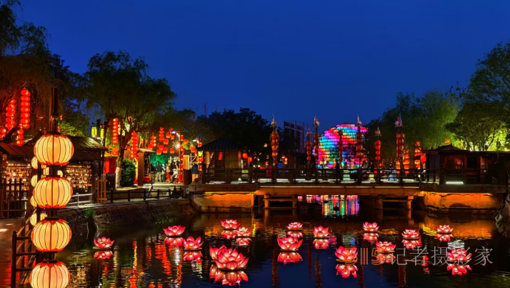 虹橋星瀑映汴梁，清明上河園夜場(chǎng)“燃爆”宋韻長(zhǎng)卷