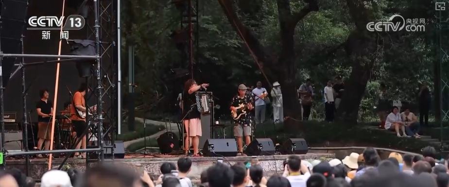 “清爽”文旅燃動(dòng)暑期“熱”經(jīng)濟(jì) “網(wǎng)紅”項(xiàng)目激活“逗留型旅游”活力