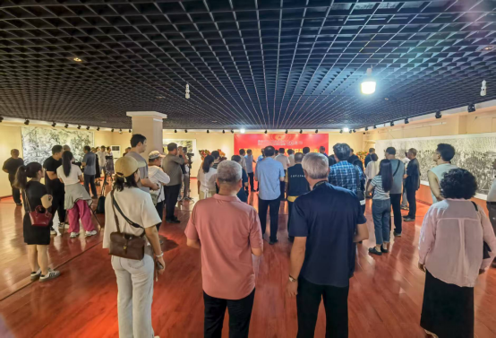 “銘記歷史 珍愛和平——崔寧抗日戰(zhàn)爭長卷展” 在龍口市美術(shù)館震撼展出