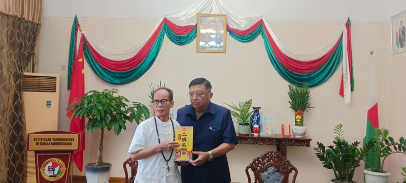 何波院長受邀出席馬達(dá)加斯加大使館中醫(yī)文化交流活動