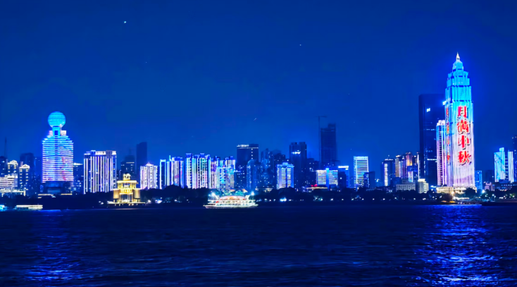 十一夜武漢：長(zhǎng)江兩岸的璀璨綺夢(mèng)