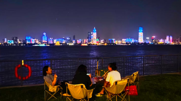 十一夜武漢：長(zhǎng)江兩岸的璀璨綺夢(mèng)