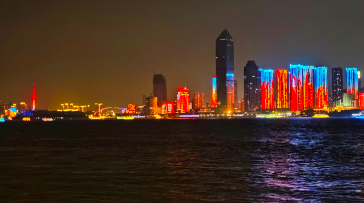 十一夜武漢：長(zhǎng)江兩岸的璀璨綺夢(mèng)
