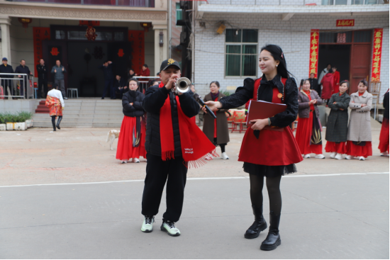 鼓樂歡騰慶元宵 鄉(xiāng)音雅韻潤(rùn)民心——龍岡女子鼓舞隊(duì)?wèi)c元宵展演暨鄉(xiāng)村音樂會(huì)圓滿舉行