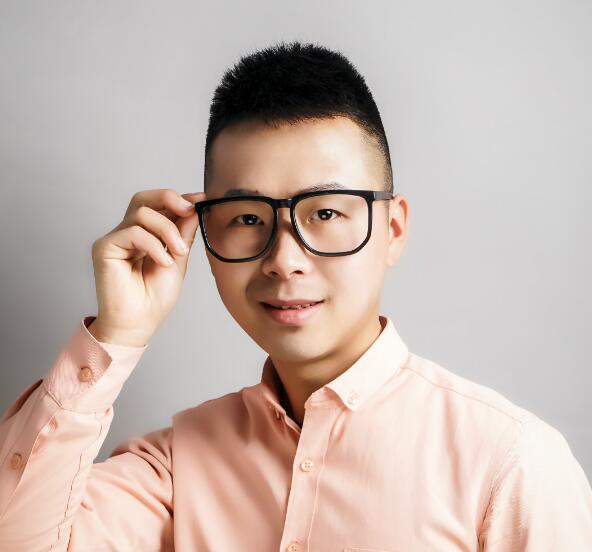 演員龔國(guó)林的新時(shí)尚寫(xiě)真非常帥深情暖男盡顯魅力