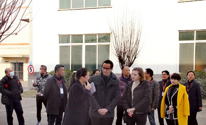 波蘭駐成都總領事館總領事莫戈蒔及波蘭企業一行蒞臨金宮訪問
