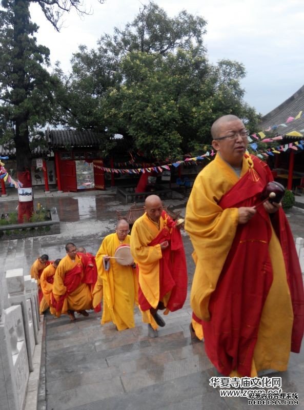 太原市晉源區南山寺法訊:農歷三月二十八上午吉祥普佛法會
