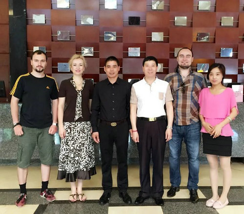 白俄羅斯客人到臺州大友畜牧合作社進行友好訪問