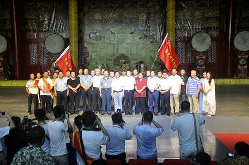 中國(guó)文化進(jìn)萬(wàn)家明文化交流中心在明定陵景區(qū)成立 中國(guó)文化進(jìn)萬(wàn)家明文化交流中心在明定陵景區(qū)成立