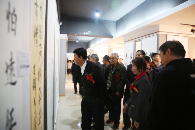 紀念紅軍長征勝利80周年軍旅書畫家作品展在鄭州舉辦