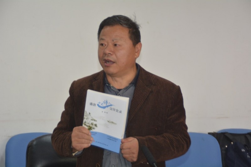 郭謙向中國現(xiàn)代文學館捐贈圖書、書畫作品儀式