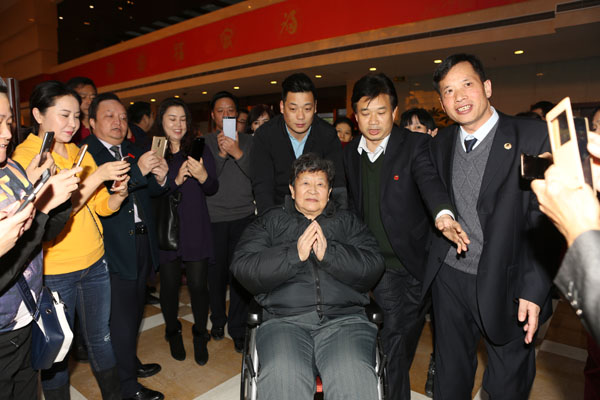 首都各界紀念毛主席誕辰123周年座談會暨中紅書畫院慰問老同志新年聯誼會在京舉行