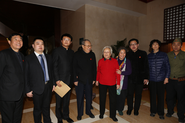 首都各界紀念毛主席誕辰123周年座談會暨中紅書畫院慰問老同志新年聯誼會在京舉行