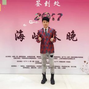 張紹飛《那些年你還記得嗎》溫情唱響多臺春晚