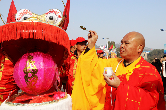 銅陵 龍燈開光降祥瑞，移風易俗新農林