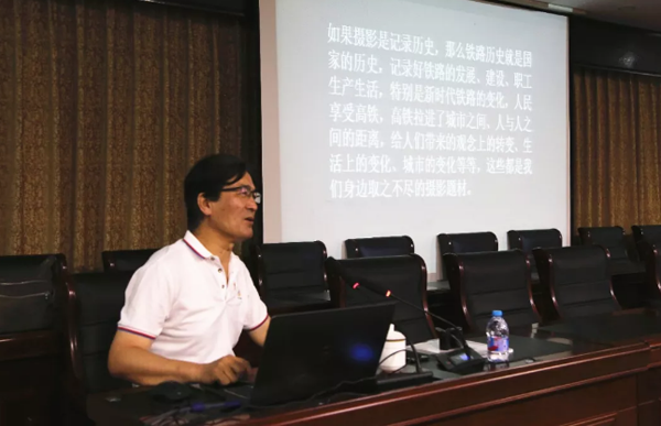 到人民中去！藝術家下基層受熱捧