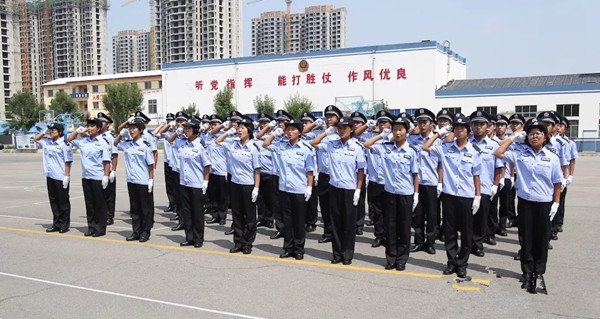 不畏烈日酷暑 鍛造精兵強將—東營金盾司法學校召開2018級提前批學員軍訓匯報展示 不畏烈日酷暑 鍛造精兵強將—東營金盾司法學校召開2018級提前批學員軍訓匯報展示