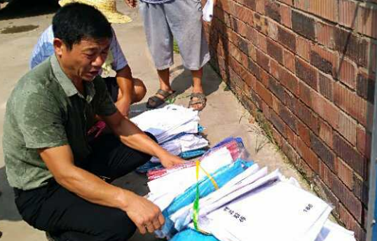 豫網-河南門戶聯合開展送健康、送服裝活動 數百環衛工和殘疾人受益