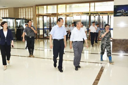 山東省委書記、濰坊市委書記在青州市委書記陪同下到九龍峪大