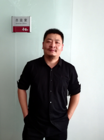 王圣強(qiáng)：從電腦專家、作家、編導(dǎo)到畫家